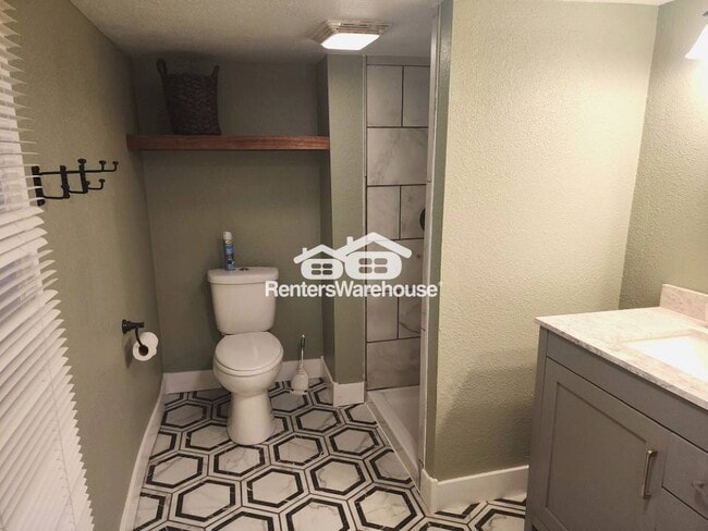 1426 Douglas St, Menomonie, WI 54751 - photo 2