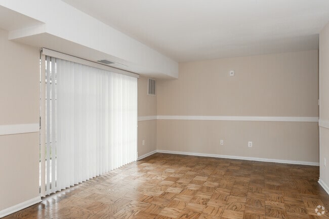 Randle Hill Apartments, Washington, DC 20032 - photo 4