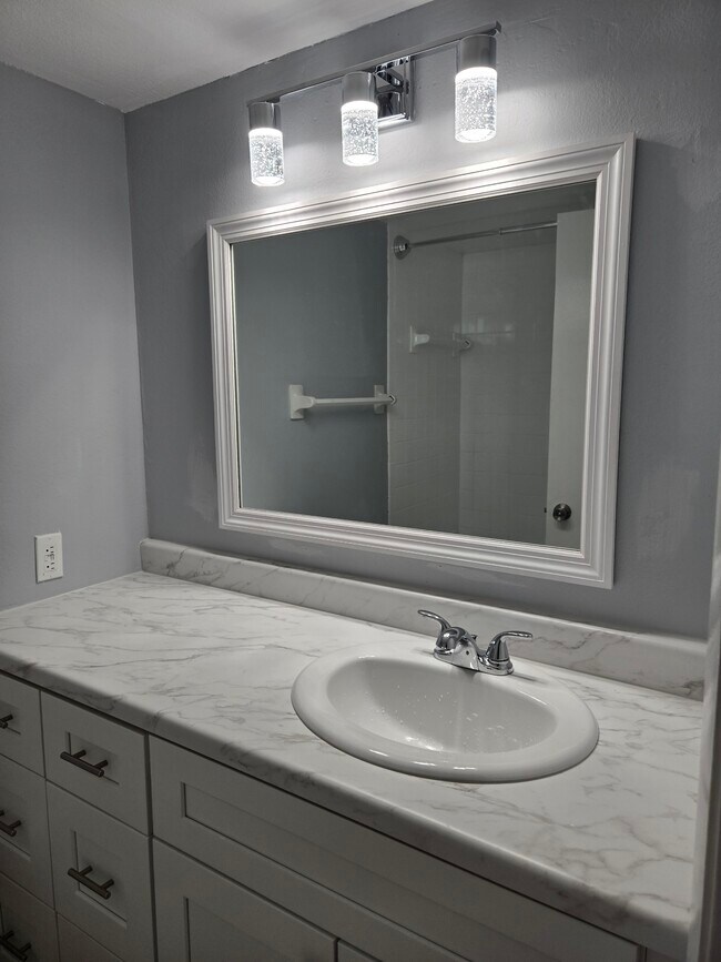 2200 Bahia Vista St unit B3, Sarasota, FL 34239 - photo 5