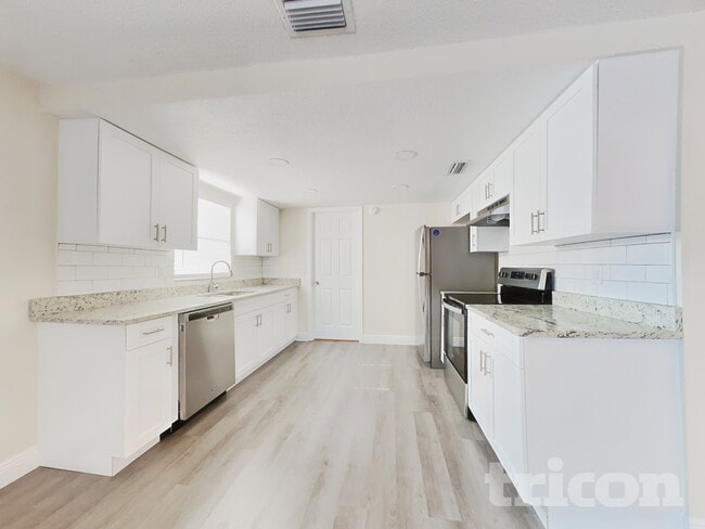 15936 Winding Dr, Tampa, FL 33624 - photo 6