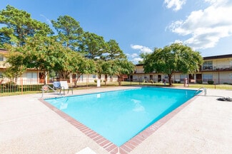 325 S Center St, Collierville, TN 38017