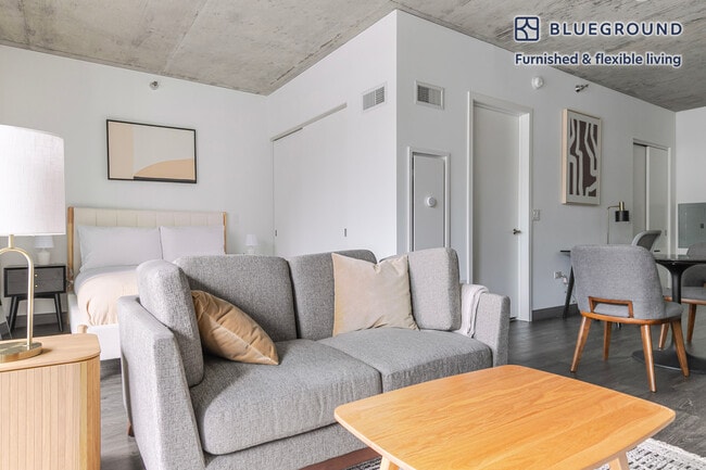 60 E Randolph St unit FL10-ID1345, Chicago, IL 60601 - photo 3