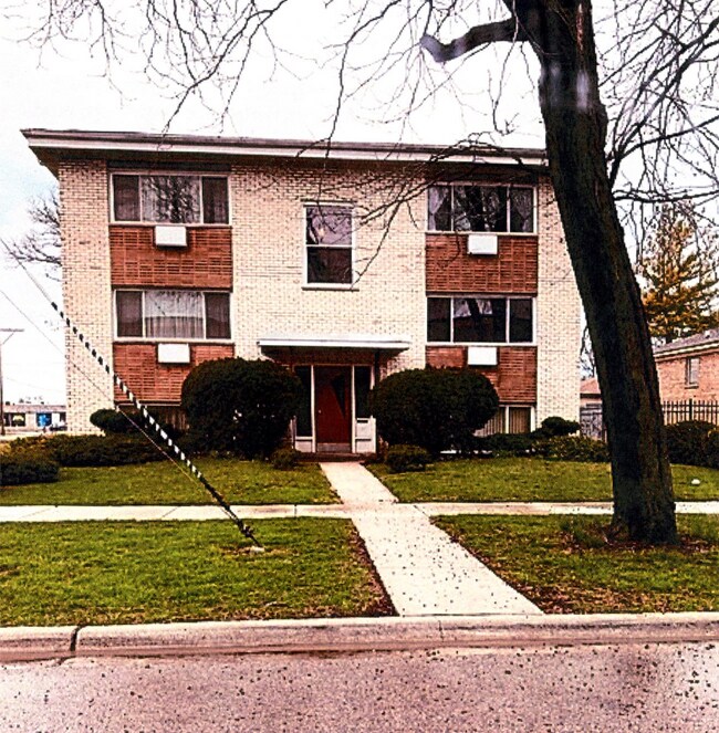 2130 S 13th Ave, Broadview, IL 60155