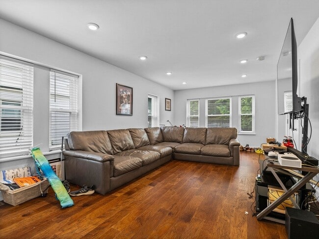 79 Bailey Rd unit 1, Somerville, MA 02145 - photo 2