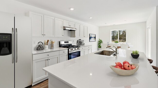 823 Ellingson SE unit 37319159, Albany, OR 97322 - photo 3