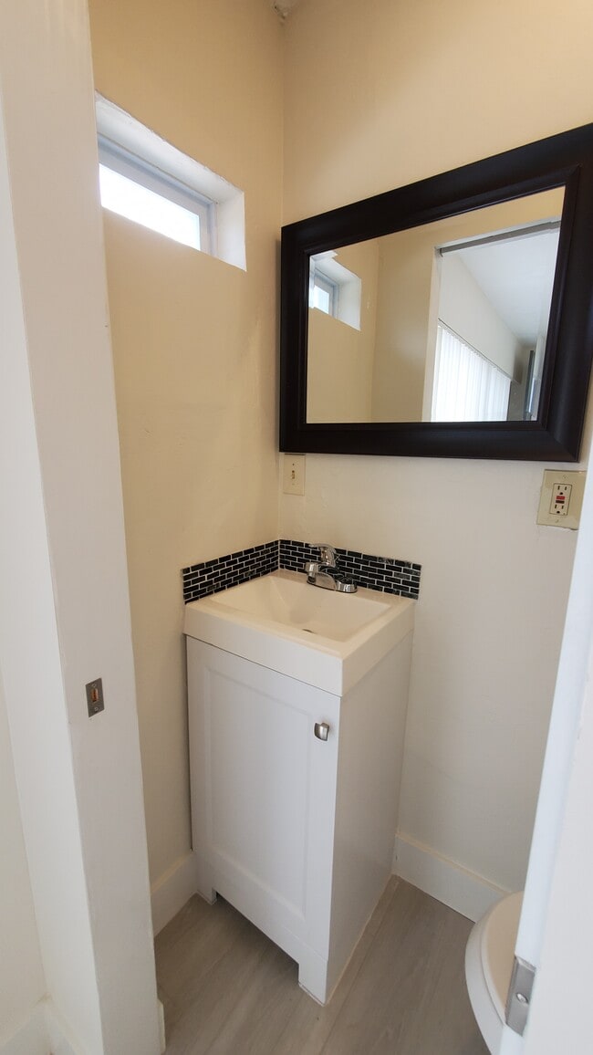 2nd bathroom