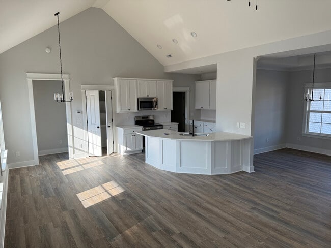 3030 Fincher Dr, Florence, SC 29501 - photo 3