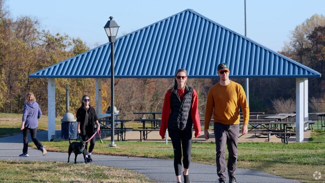 NH_PerryHall_ 507270_p2_v1_al_061124