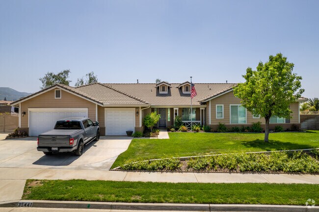 Blue skies and green grass seen in this quiet neighborhood in Upper Yucaipa-Rolling Hills.
