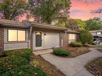26656 Farmbrook Villa Dr Unit Spacious ranch condo, Southfield, MI 48034