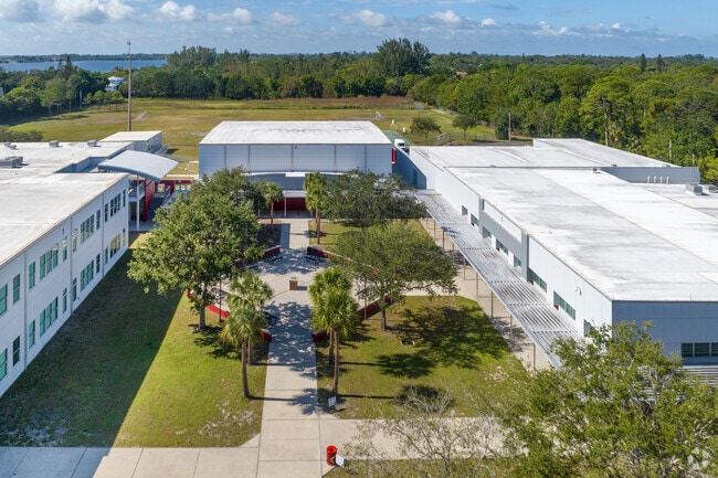 Martha B King Middle School in Bradenton ranks low compared to other local schools.