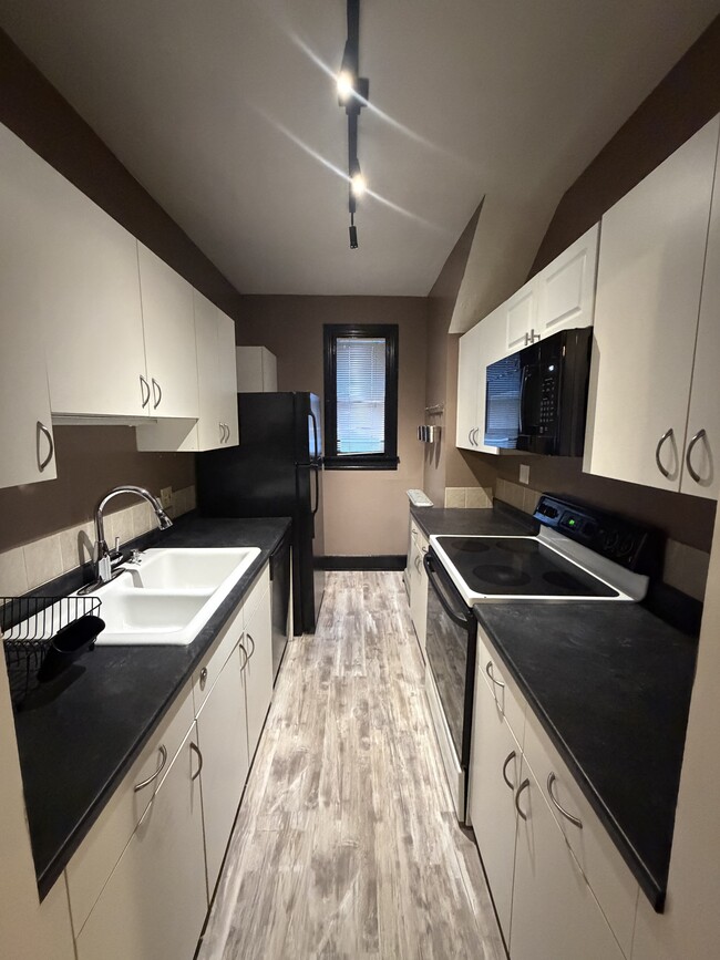 24 Lee St unit 1, Worcester, MA 01602 - photo 5