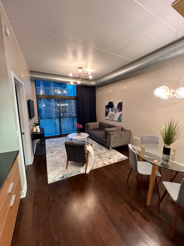 650 W Wayman St, Chicago, IL 60661