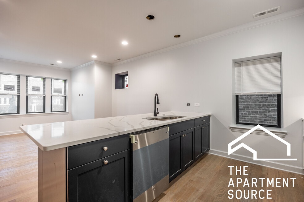 3708 N Sawyer Ave unit 1, Chicago, IL 60618 - photo 1