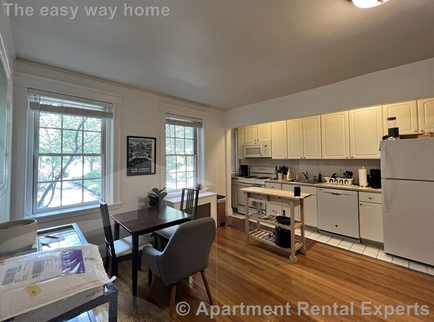 852 Massachusetts Ave unit 3, Cambridge, MA 02139 - photo 1