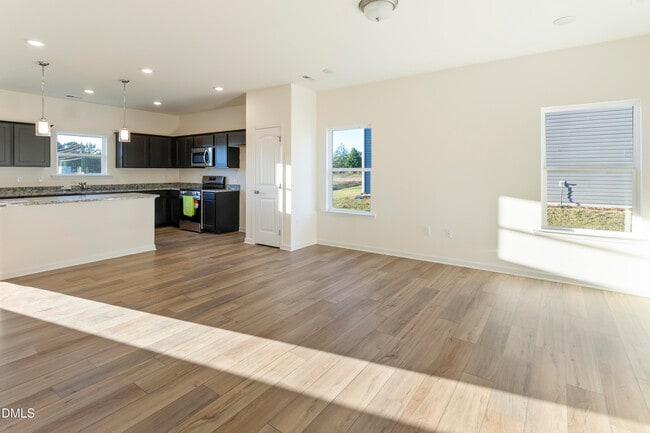 136 Bruce Dr, Dunn, NC 28334 - photo 2