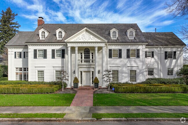 A grand Historic Colonial is a nice historical home in SW Hills, Portland.
