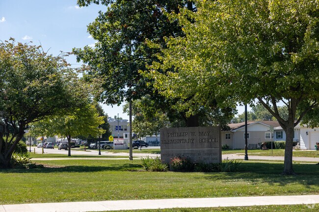Welcome to May Elementary, a school in Rochelle, IL.