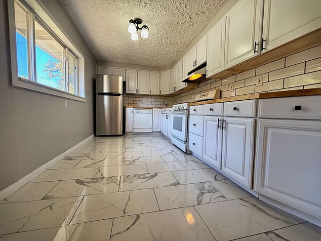 741 Jefferson Rd, Pittsburgh, PA 15235 - photo 4