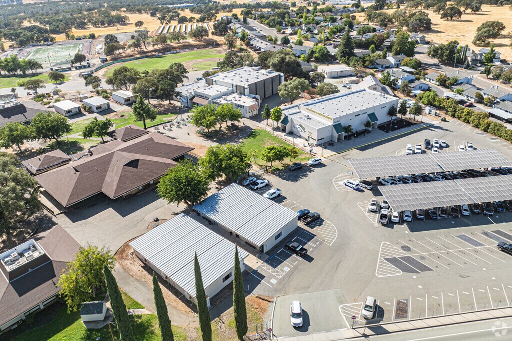 Argonaut High offers multilateral studies and after school activities.