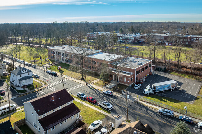 Stony Brook Elementary School in North Plainfield, NJ, received a C- overall Niche grade.