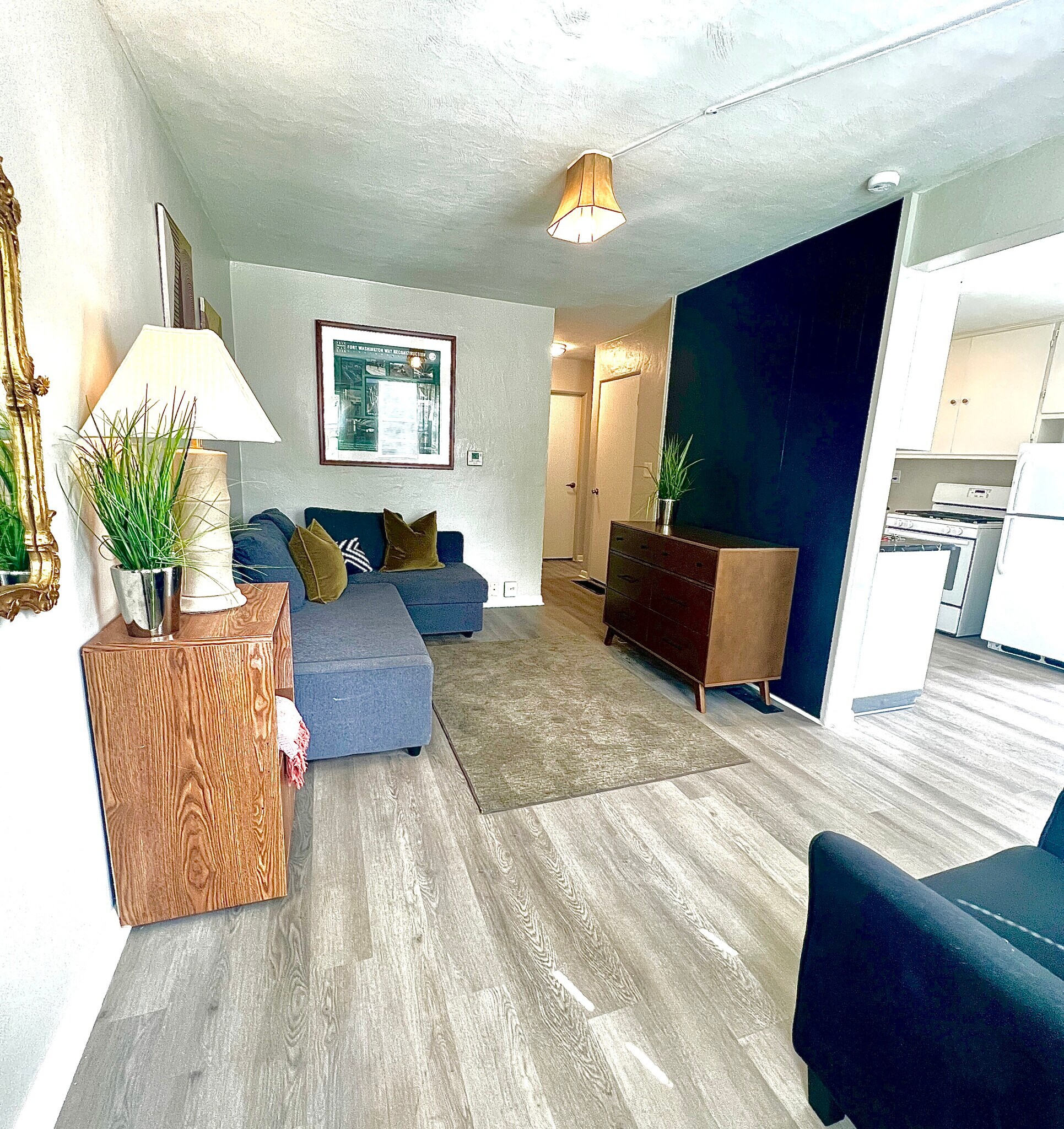 2386 Velma Ave, Columbus, OH 43211 - photo 1