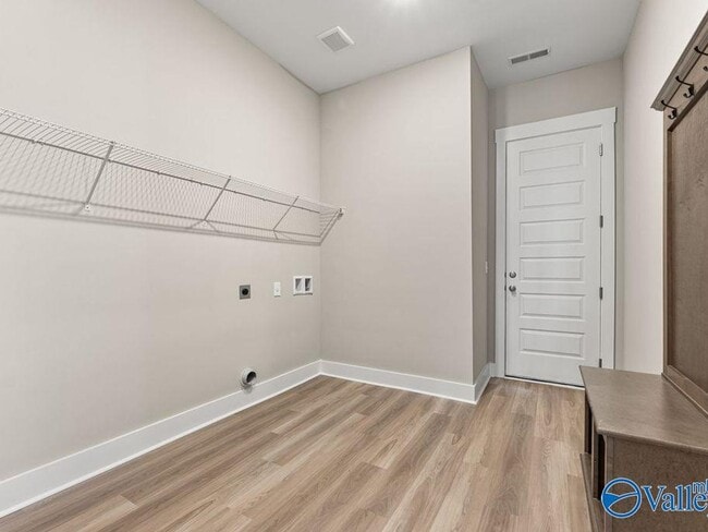 7504 Speckle Belly Blvd SE, Owens Cross Roads, AL 35763 - photo 4