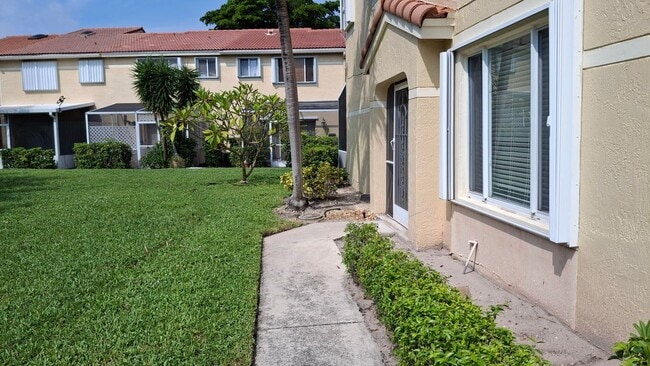 671 Deer Creek Corona Way, Deerfield Beach, FL 33442 - photo 2