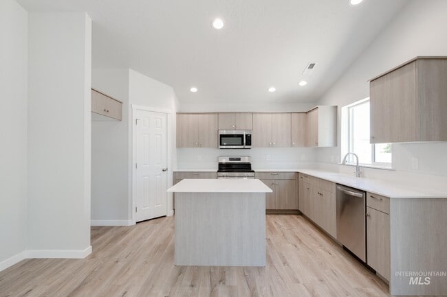 16695 Sentinel Ave, Caldwell, ID 83607 - photo 3