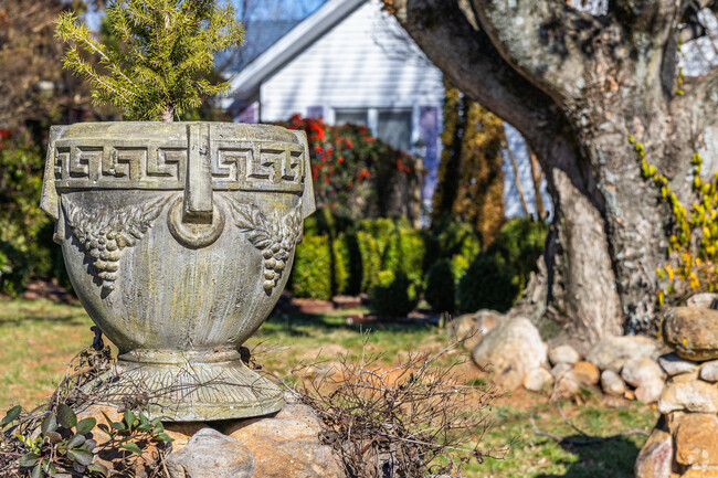 Sunnyside highlights beautiful lawn vases.