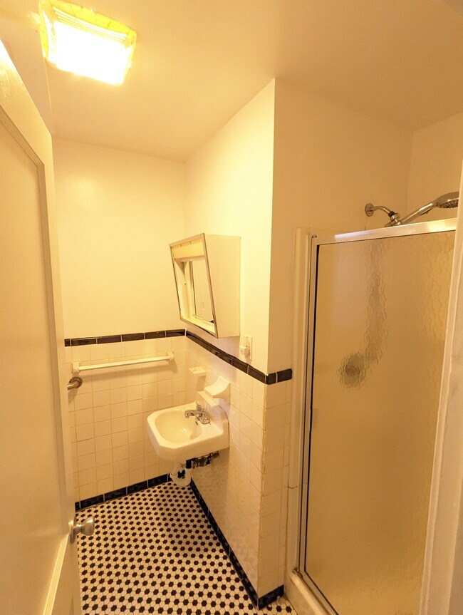514 Arsan Ave Unit 1, Baltimore, MD 21225