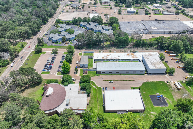 Reimagine Prep Middle School has a C minus rating on Niche.