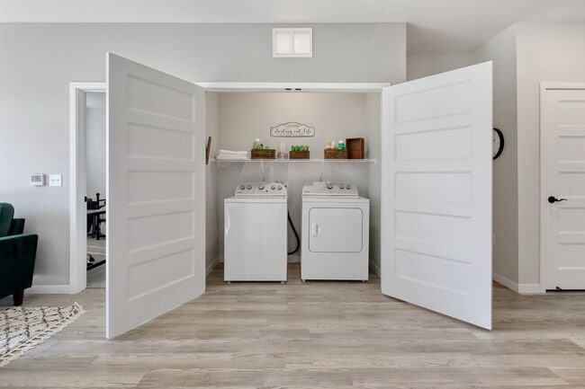 Arasan, Shakopee, MN 55379 - photo 3