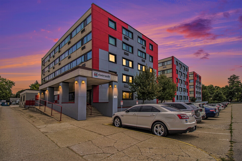 Riverwalk Commons- Student Housing