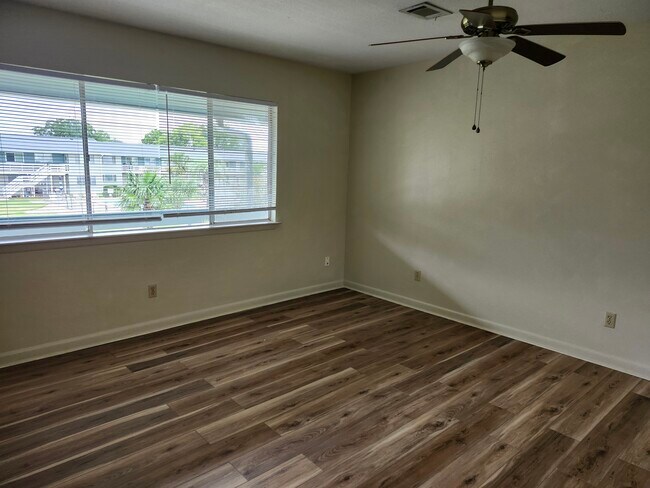 9 Eglin Pkwy NE unit Shalimar Rentals, Fort Walton Beach, FL 32548 - photo 6