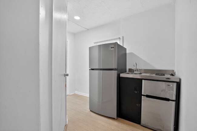 3525-3550 50th Ave N unit B, St. Petersburg, FL 33714 - photo 5