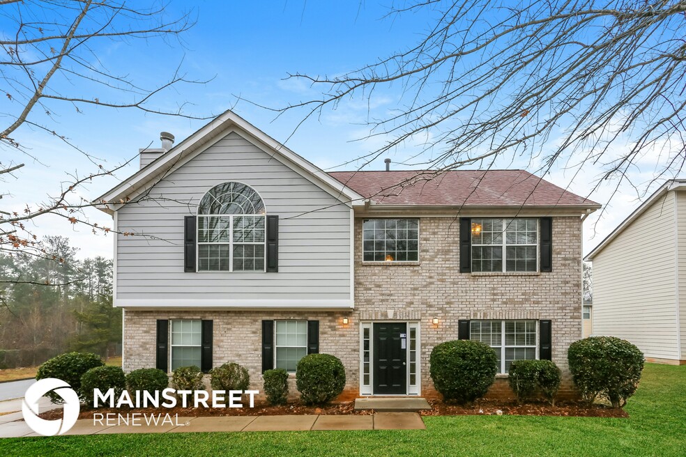 7498 Spoleto Loop, Fairburn, GA 30213 - photo 1