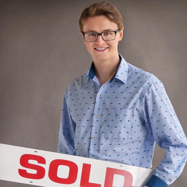 Agent Photo