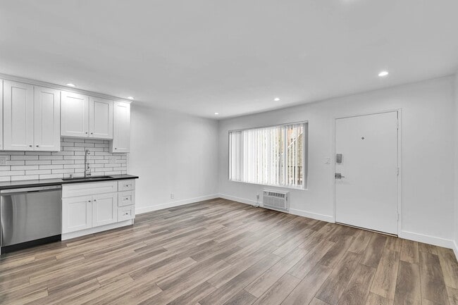 925 W 30th St unit 8, Los Angeles, CA 90007 - photo 7