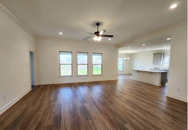 1542 Cavalry Ave, Zachary, LA 70791 - photo 2