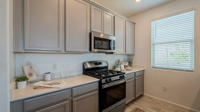 10469 W Beaman Ln, Marana, AZ 85653 - photo 4