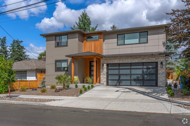 Bold architecture and glassy light define this modern home in Hudson's Bay.