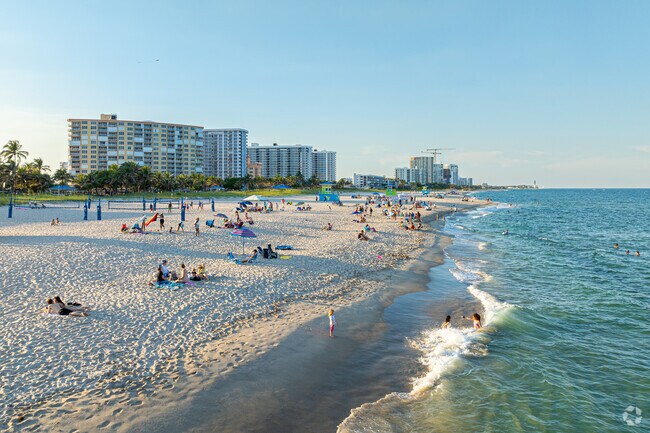 The waves at beautiful beaches in Pompano Beach are very close to Fair Gate.