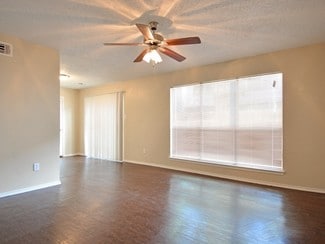 315 Belmont St, Tomball, TX 77375