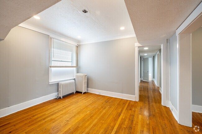 Clarisa Properties, Omaha, NE 68105 - photo 4