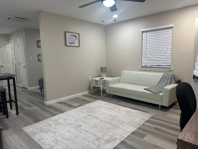 135 W Monroe St unit 1, Kountze, TX 77625 - photo 2