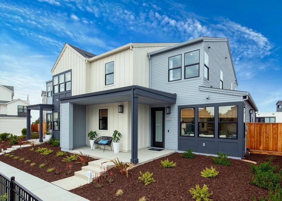 98 8th St unit 36473308, Marina, CA 93933 - photo 1