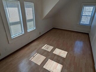 4176 S 4th St Unit Upper, Milwaukee, WI 53207