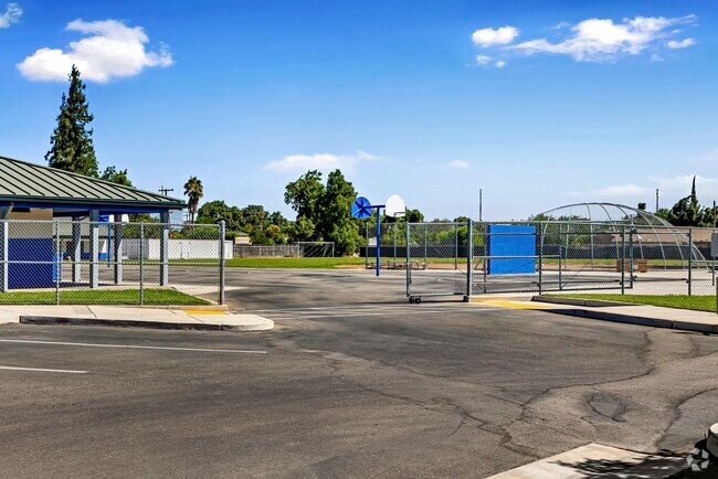 Burbank Elementary School inLa Loma Modesto, Ca is a great public school option.