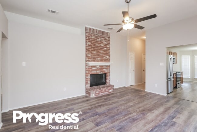 308 Oak Meadow Ln, Cedar Hill, TX 75104 - photo 6